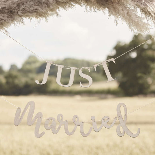 1 Bunting - Just Married - Wooden - Luftballon-Welt 